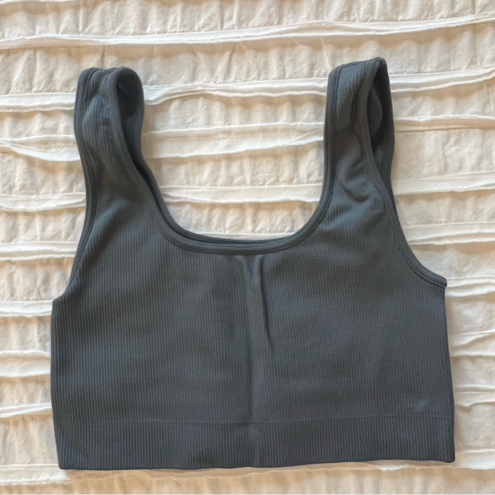 Set Active (SELLING AS SET) Sculptflex Box Cut Sports Bra & Leggings - Picture 5 of 6